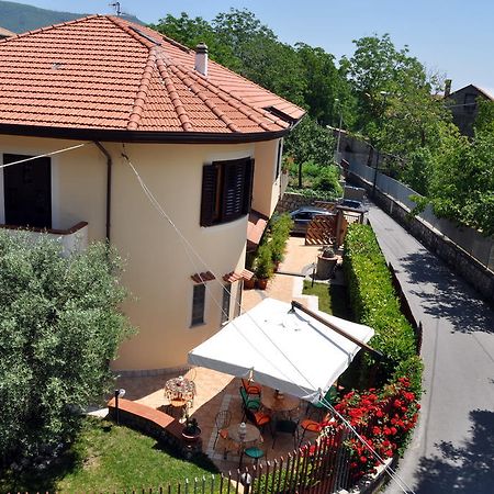 Bed and Breakfast A 2 Passi Dagli Dei Аджерола Экстерьер фото