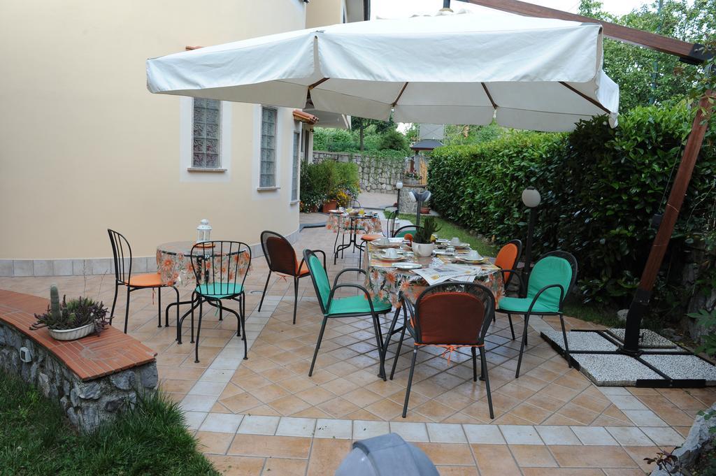 Bed and Breakfast A 2 Passi Dagli Dei Аджерола Экстерьер фото