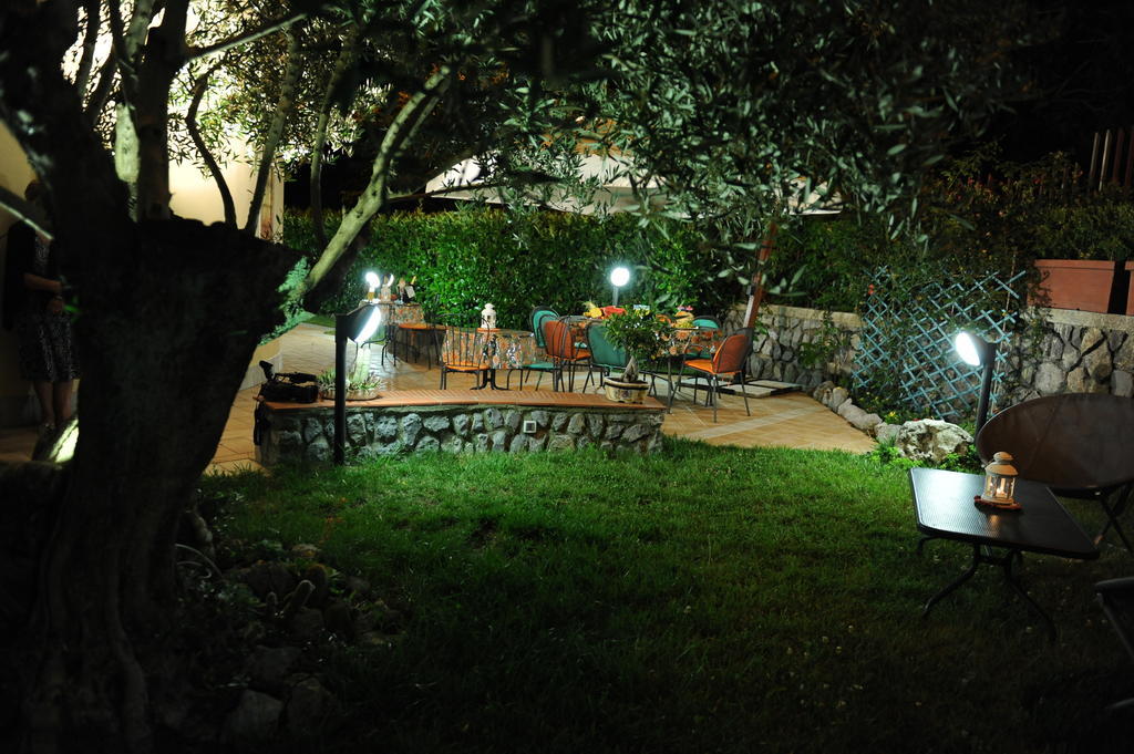 Bed and Breakfast A 2 Passi Dagli Dei Аджерола Экстерьер фото